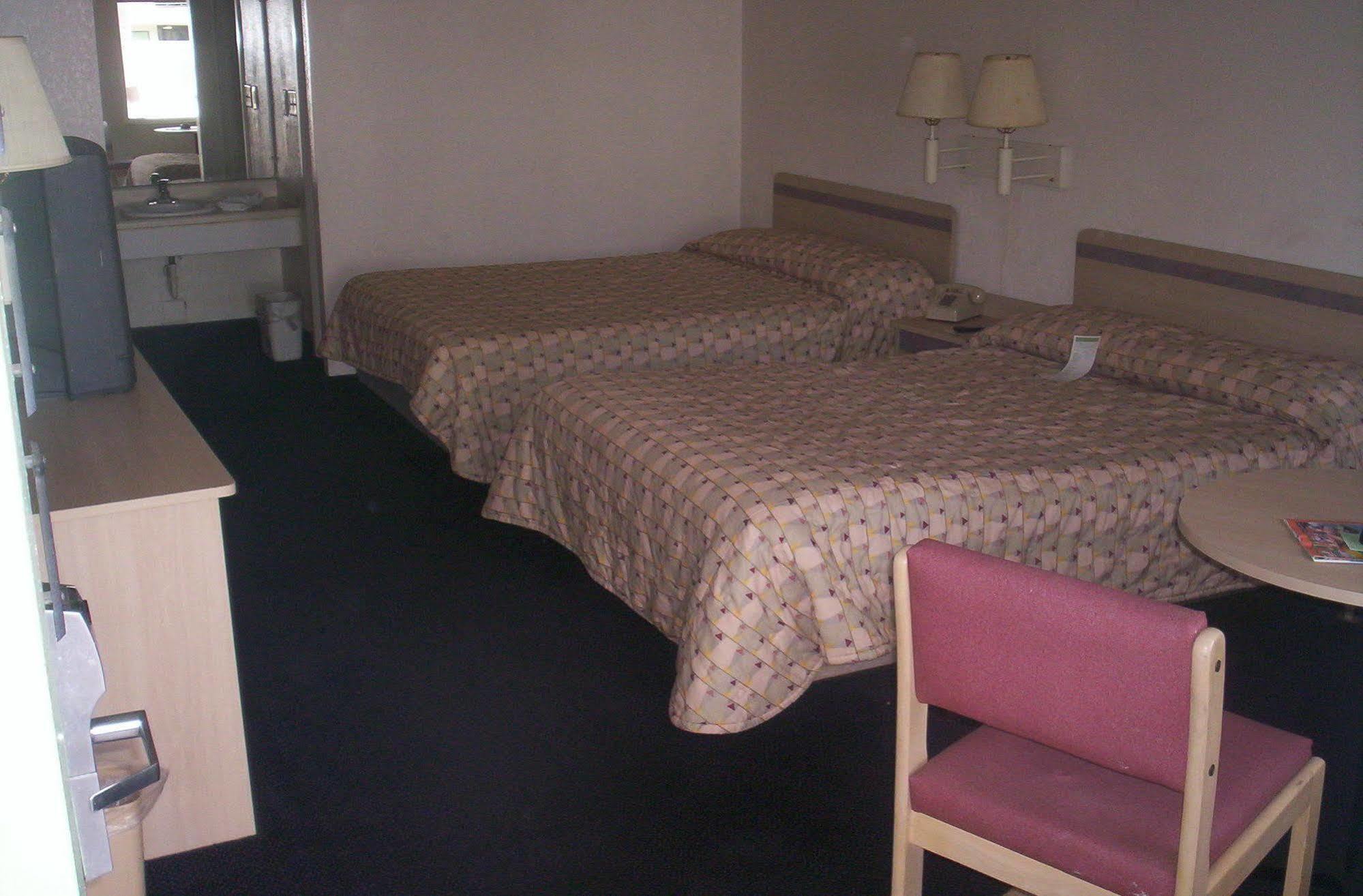 Oyo Hotel New Port Richey Gulf Beach Us 19 エクステリア 写真